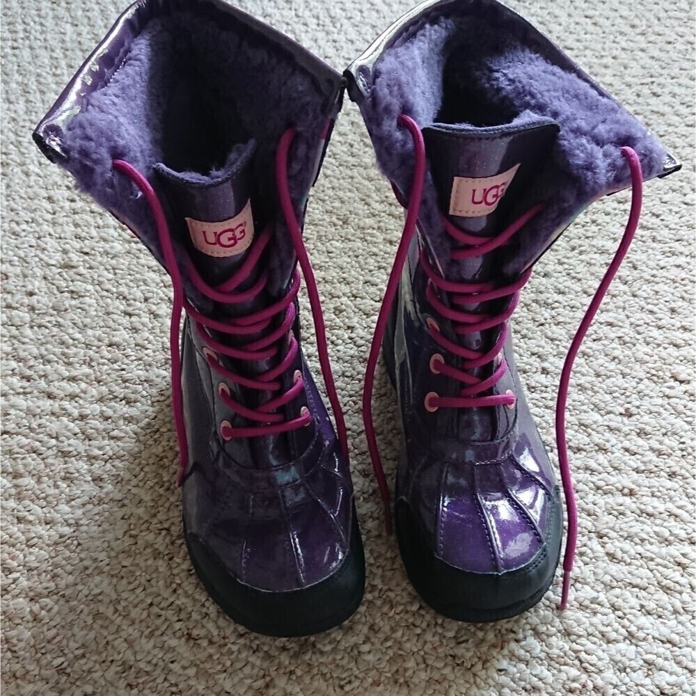UGG Butte II Boots Purple Velvet size 6